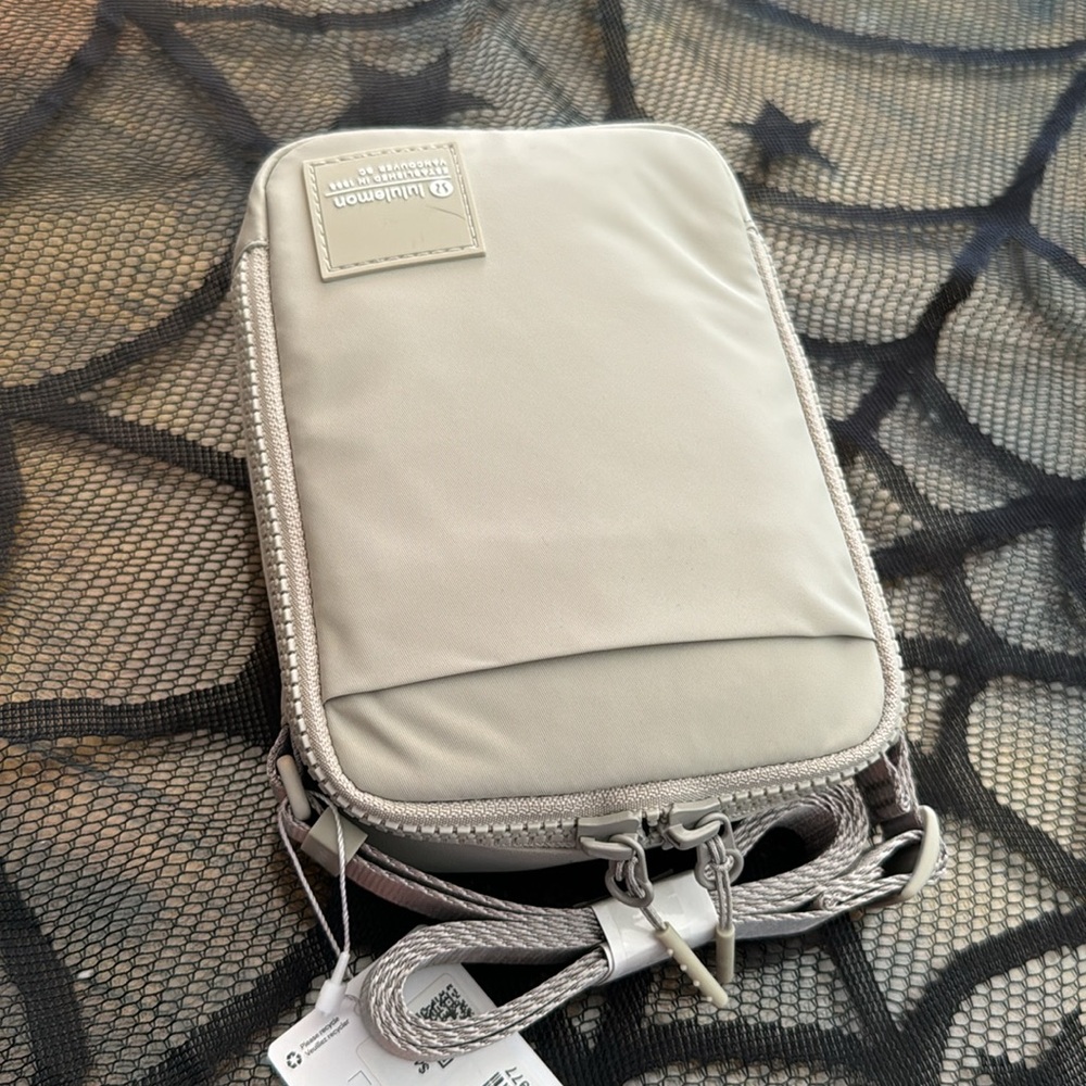 Lululemon Easy access crossbody bag - Picture 6 of 6